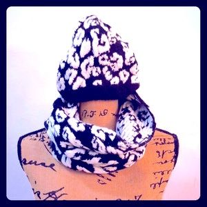 Matching hat & infinity scarf